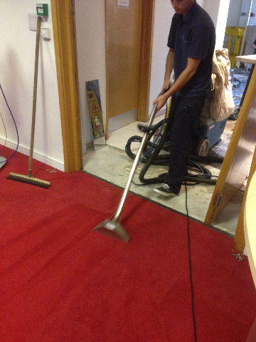 office carpet cleaning service 2