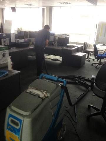 office carpet cleaning service 4